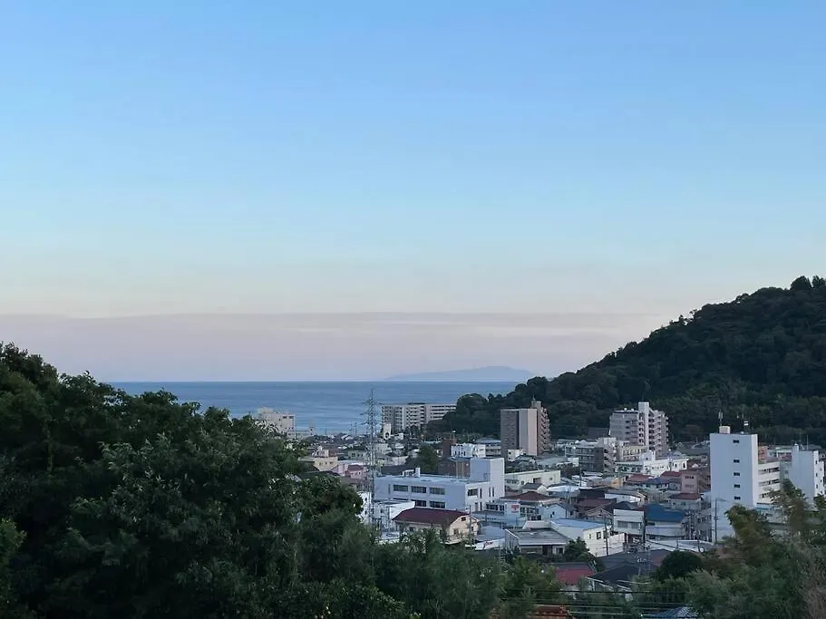 湯河原「ゲストハウス城堀の家」 Yugawara Apartment