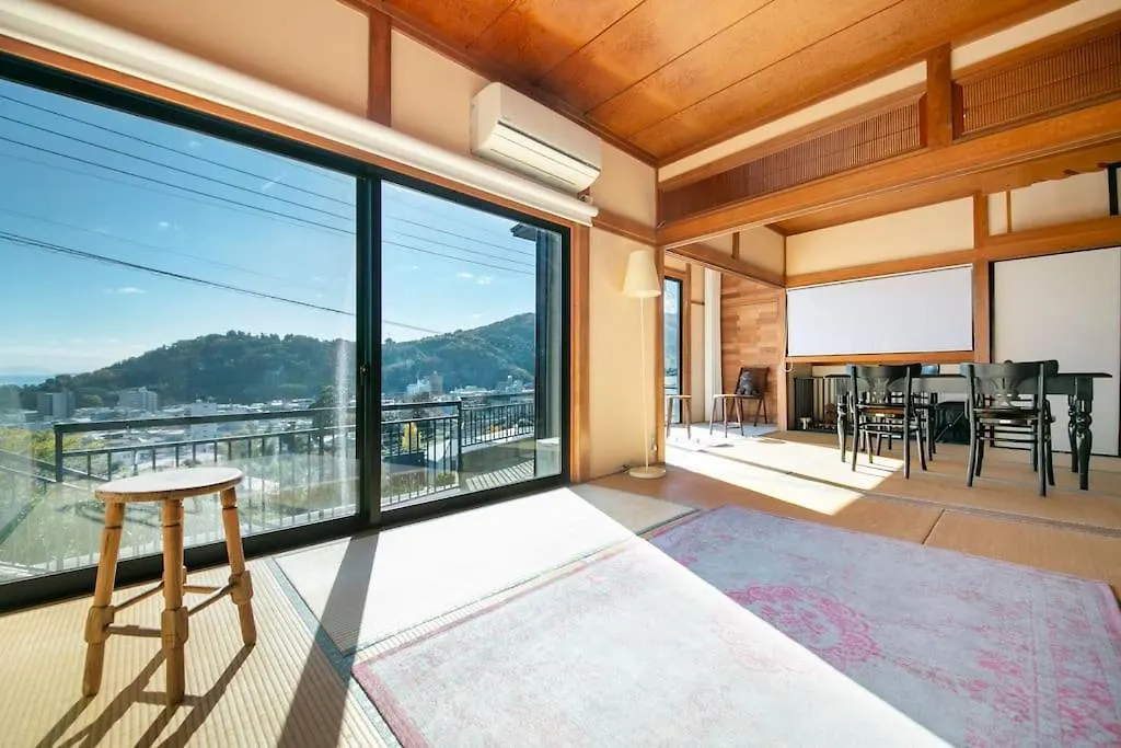 湯河原「ゲストハウス城堀の家」 Yugawara Japan